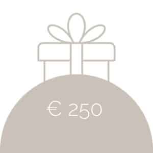 Regala benessere con la Gift Card SPA da 250€ di Terme della Valpolicella. Voucher regalo valido per trattamenti, Day SPA e cosmetici.